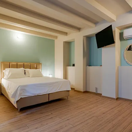 Romana Boutique Πανσιόν 3*