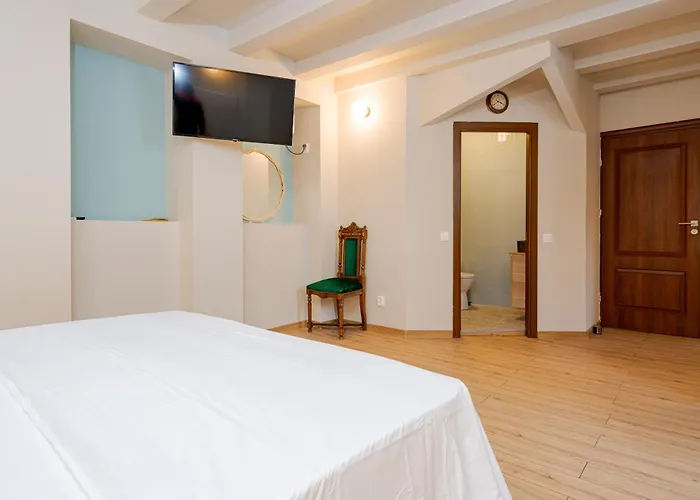 Romana Boutique Πανσιόν 3*