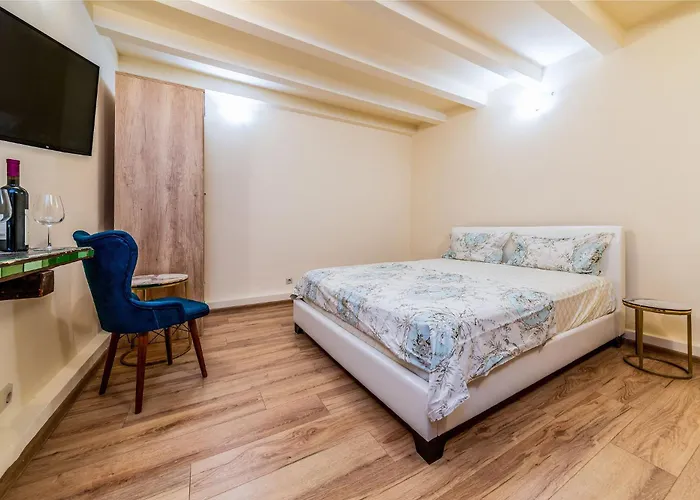 Romana Boutique Πανσιόν