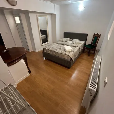 Romana Boutique Πανσιόν 3*